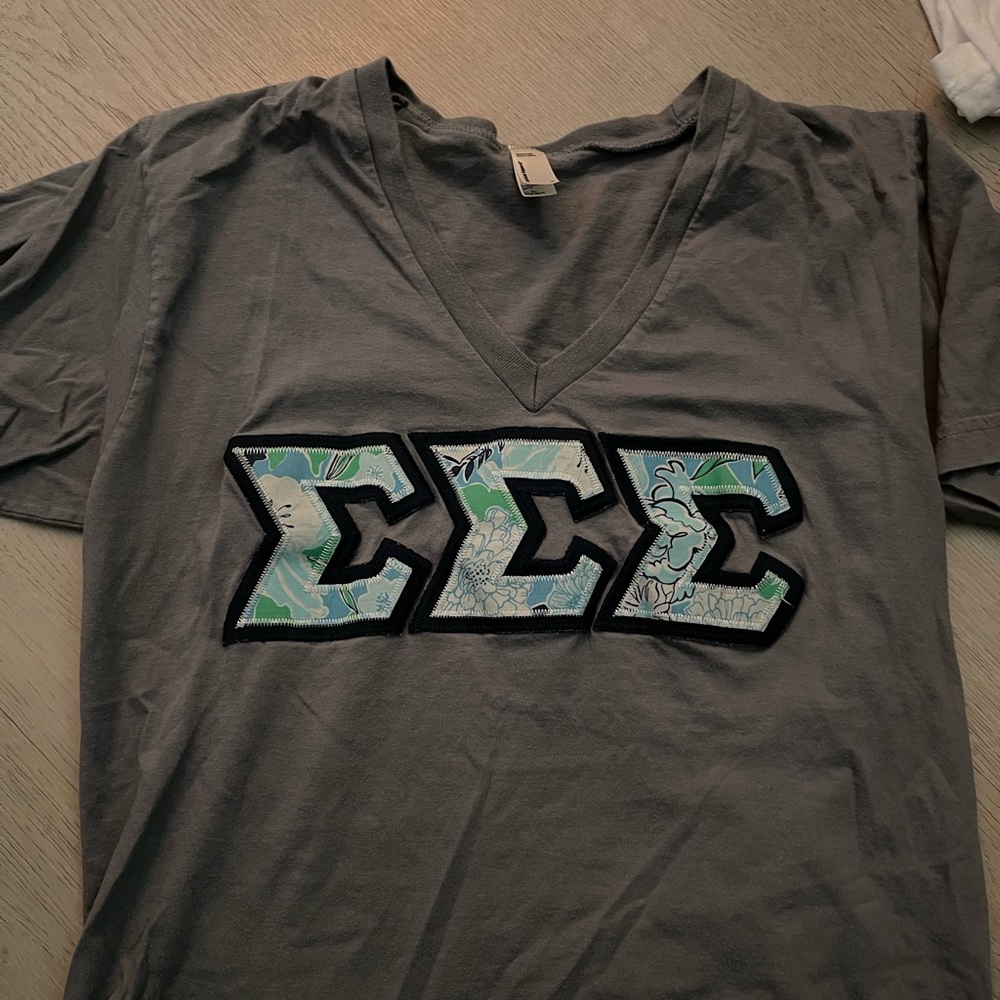 Tri sigma stitch letter v-neck tee
